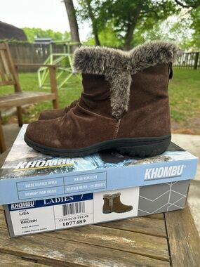 Khombu Brown Suede Faux-Fur Trim Winter Ankle Boots